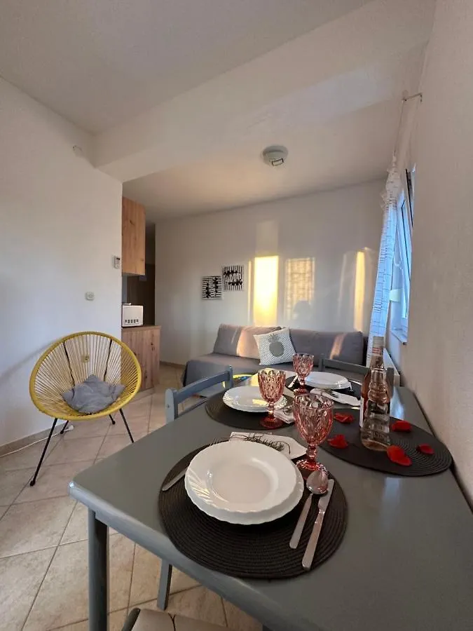 Marela Apartments Drage 3*,