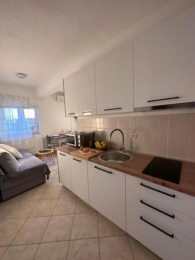 Marela Apartments Drage 3*,